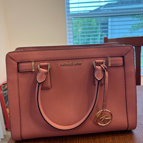 Michael Kors purse - Picture 1 of 4
